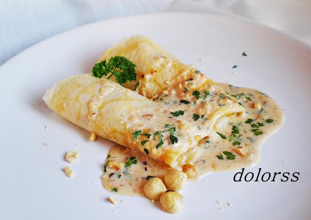 Crêps de puerro y feta con salsa de avellanas