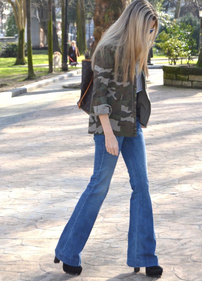 Flared Jeans