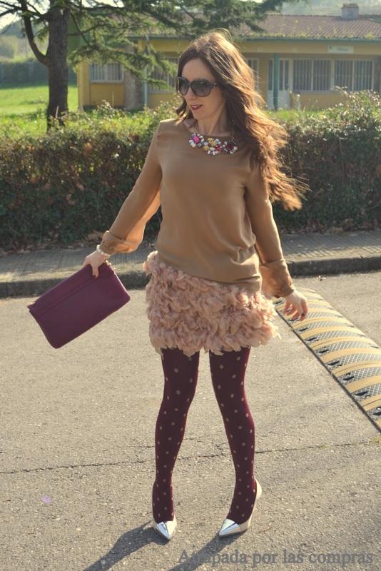 FALDA DE PLUMAS Y MAXI CARDIGAN