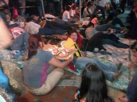 Estudiantes acampando Miren como los nuevos “próceres” de la Nación pretenden derrocar al régimen de Hugo Chávez.