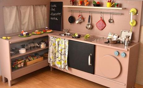 cocina de madera artesanal Macarena Bilbao: Juguetes de madera con un toque retro