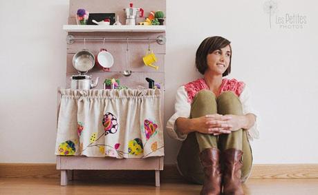 macarena bilbao y cocina de madera Macarena Bilbao: Juguetes de madera con un toque retro