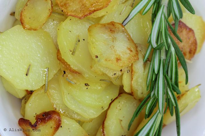 fried potatoes with rosemary