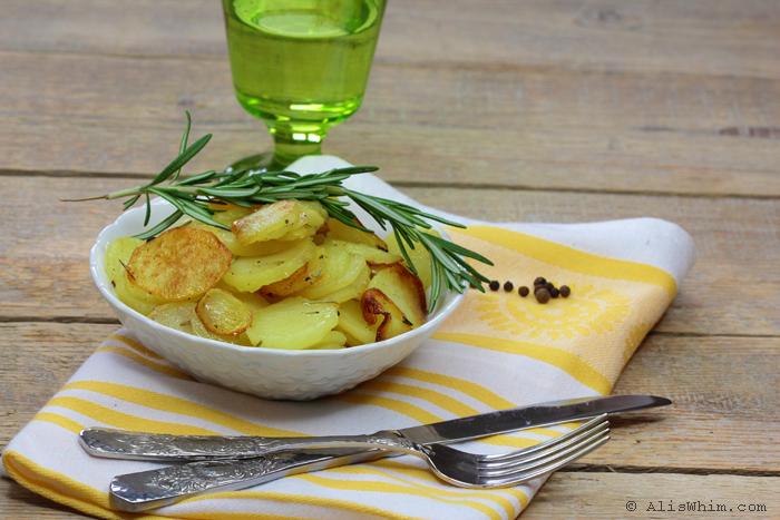 fried potatoes with rosemary