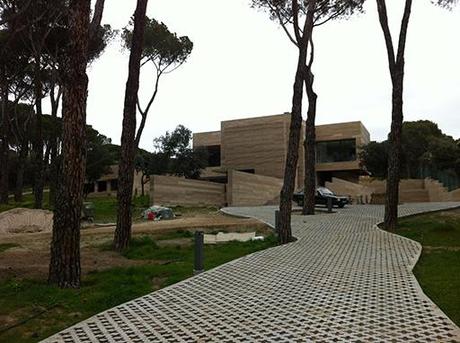 Finalizada la fachada de una vivienda unifamiliar situada en Pozuelo de Alarcón, Madrid