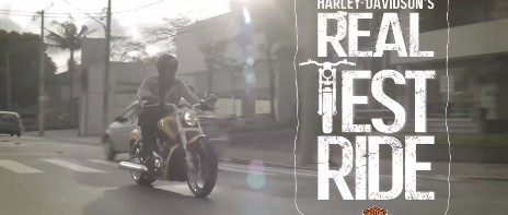 Increíble prueba de manejo de una Harley-Davidson