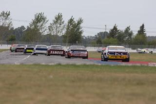 PRUEBAS LIBRES Y CARRERA DE INVITADOS EN TC MOURA