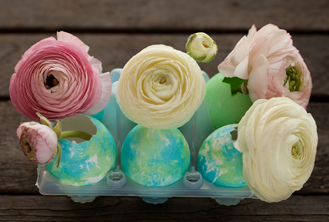 DIY.........COLORIDOS HUEVOS DE PASCUA