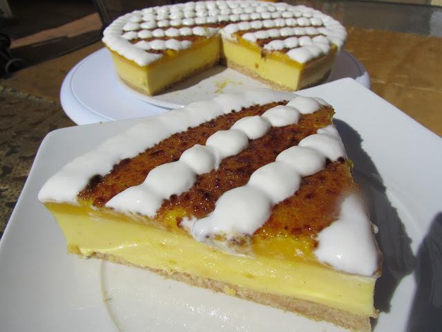 Tarta de crema de San José y yema