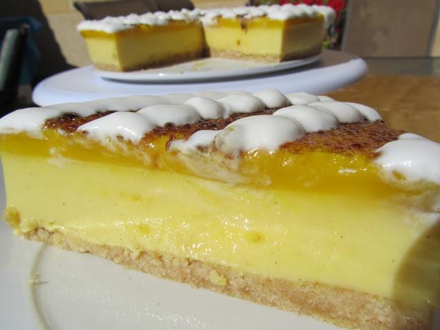 Tarta de crema de San José y yema