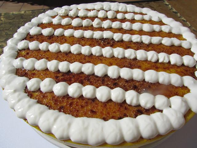 Tarta de crema de San José y yema