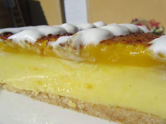 Tarta de crema de San José y yema