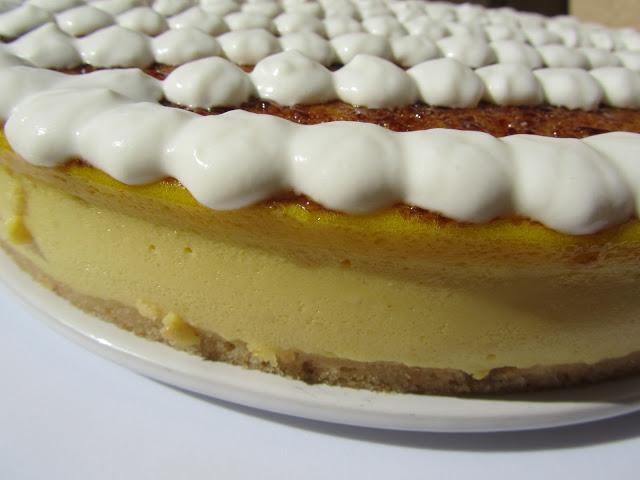 Tarta de crema de San José y yema