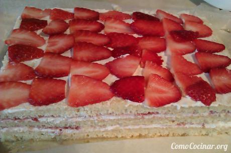 ¿Cómo hacer tarta de fresas y nata? Tarta de nata y fresas 18