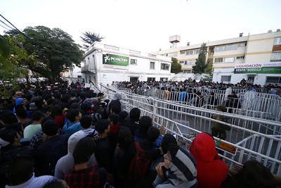 Ellos también se vuelven locos con las ofertas