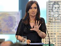 Ordenan pagar a los buitres con nueva deuda externa