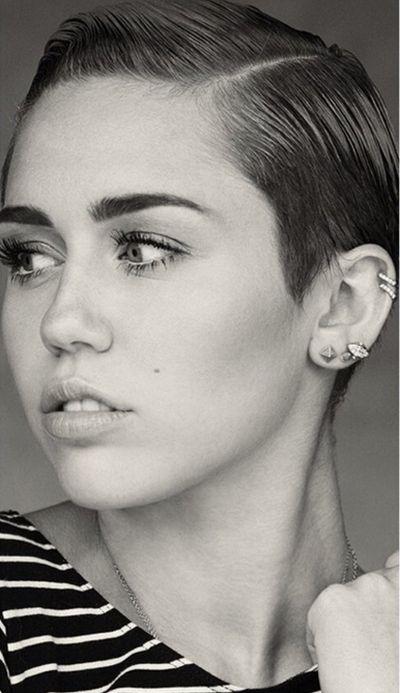 Miley Cyrus presume su nuevo look  (FOTO)