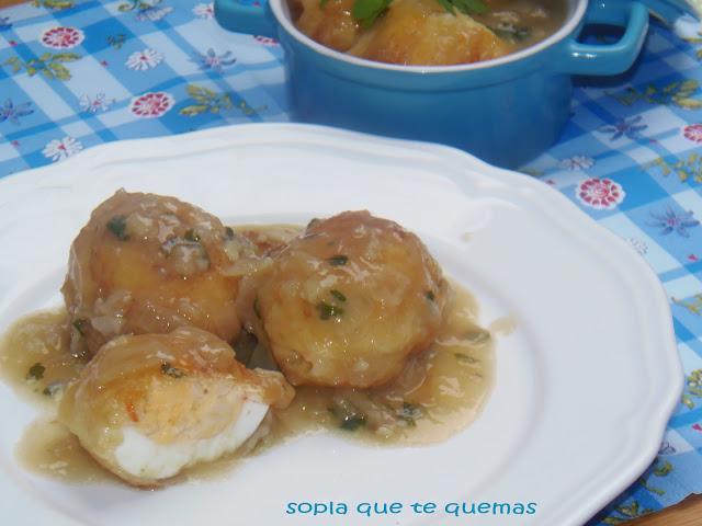 HUEVOS RELLENOS DE LANGOSTINOS CON SALSA VERDE