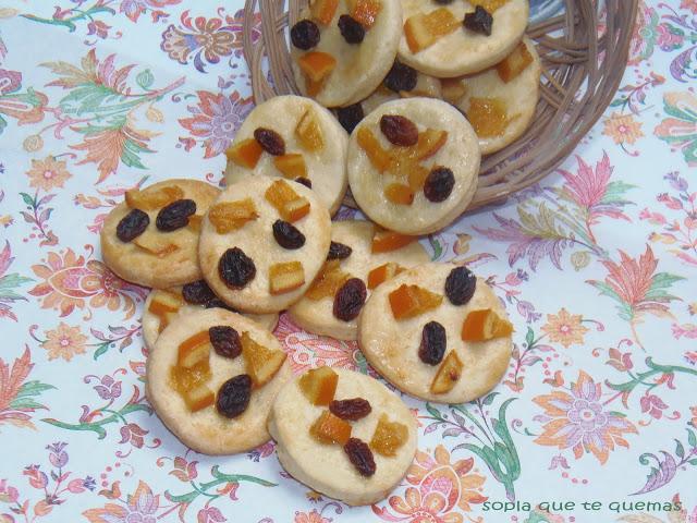 GALLETAS DE MANTEQUILLA CON NARANJA CONFITADA