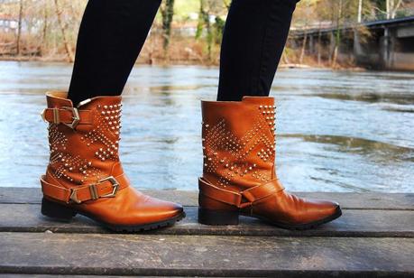 Casual Navy Look. Casual Navy Look.