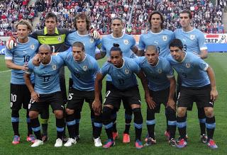Con Forlán, Suárez y Cavani. Convocatoria de Uruguay para enfrentarse a Paraguay y Chile