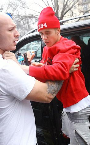 Justin Bieber ahora se cree Hulk amenaza con golpear a un paparazzi (FOTOS)