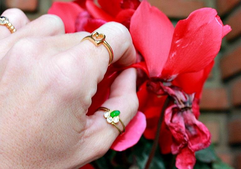 rings and flowers