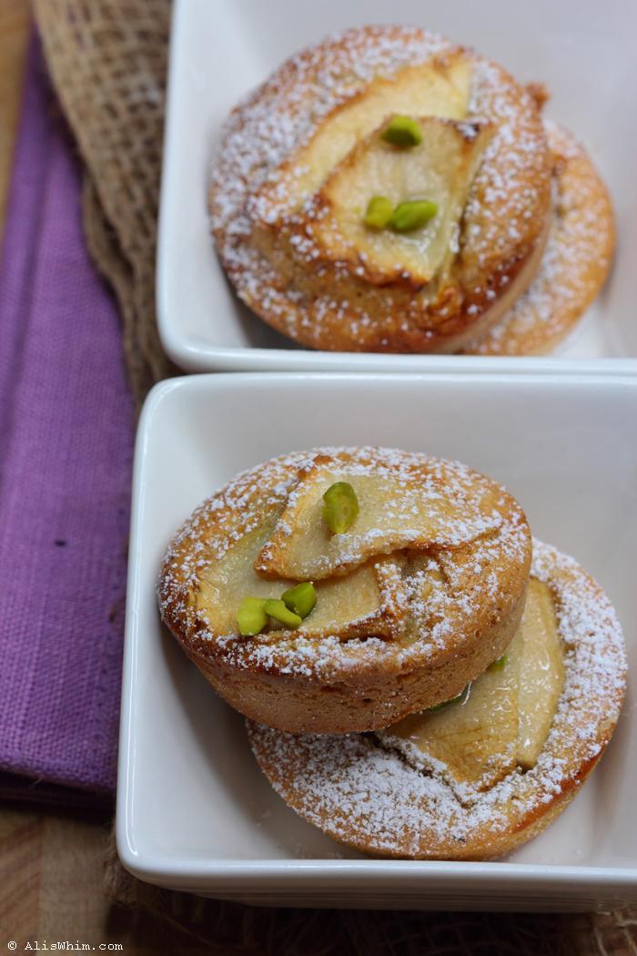 hazelnut and apple minicakes