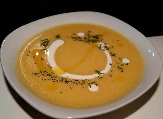 Crema de calabacín con quesitos