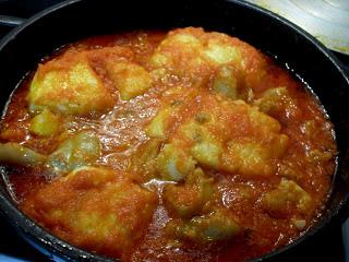 Bacalao con pies de cerdo deshuesados