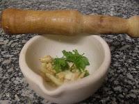 Bacalao con pies de cerdo deshuesados