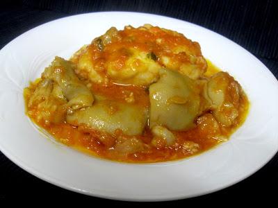 Bacalao con pies de cerdo deshuesados
