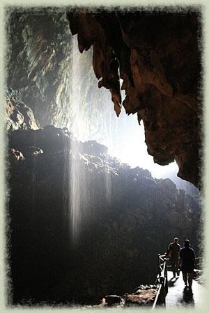 Gruta de Sarawak La gruta de Sarawak, la mayor cámara subterránea del mundo