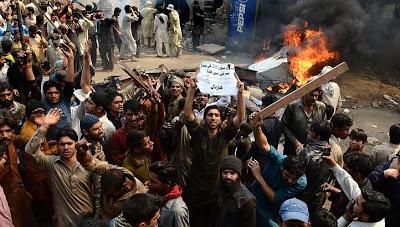atacan comunidad cristiana en pakistán por blasfemia