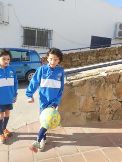 EL ENTRENAMIENTO INDIVIDUAL DEL NIÑO (EL BALÓN Y YO)