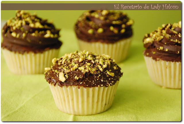 Cupcakes de pistacho y chocolate