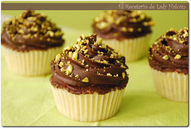 Cupcakes de pistacho y chocolate