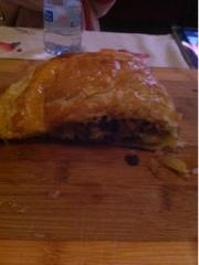 Pastela marroquí y camembert en hojaldre