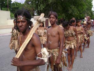 Neiba realizó su desfile de Carnaval 2013.