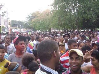 Neiba realizó su desfile de Carnaval 2013.
