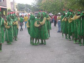 Neiba realizó su desfile de Carnaval 2013.