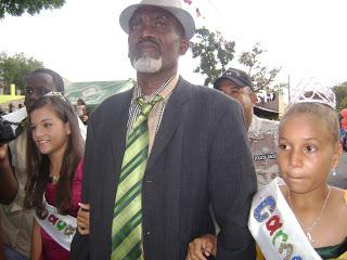 Neiba realizó su desfile de Carnaval 2013.
