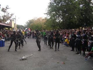 Neiba realizó su desfile de Carnaval 2013.