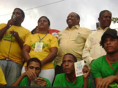 Neiba realizó su desfile de Carnaval 2013.