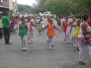 Neiba realizó su desfile de Carnaval 2013.