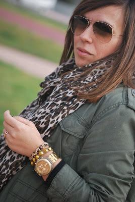 LITTLE BLACK DRESS.-