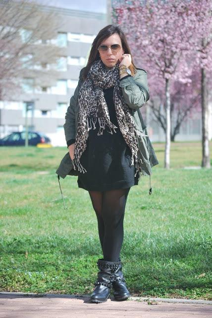 LITTLE BLACK DRESS.-