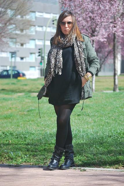 LITTLE BLACK DRESS.-