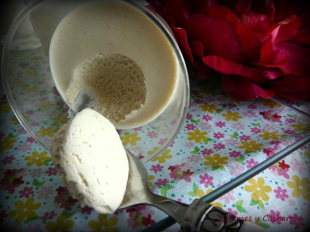 Mousse de chocolate blanco y cafe ( sin huevo)