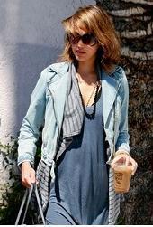 chaqueta vaquera1 Prenatal: Una mamá a la moda